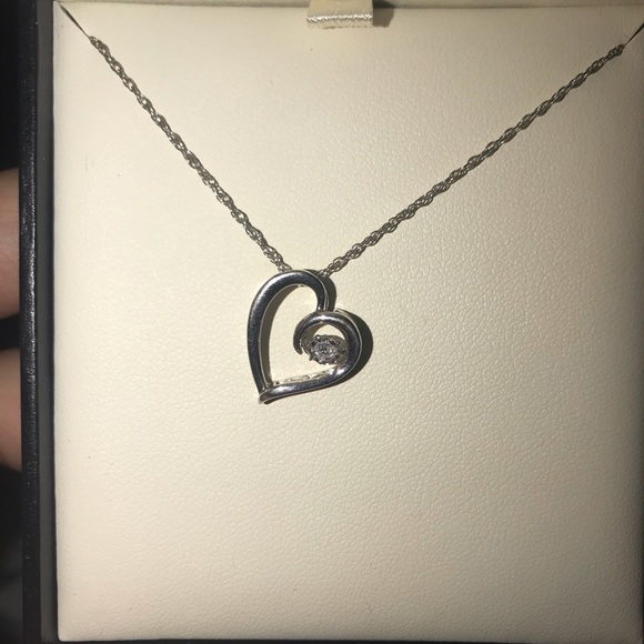 Fredmeyers jewelers necklace - Picture 1 of 3